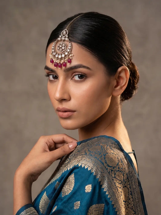 Model Wearing Antique Victorian Polki Maang Tikka in Maroon – Front Bridal Look