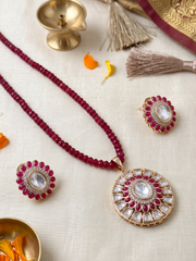 Elegant Gold-Plated Red Kundan Pendant Necklace And Earring Set For Women