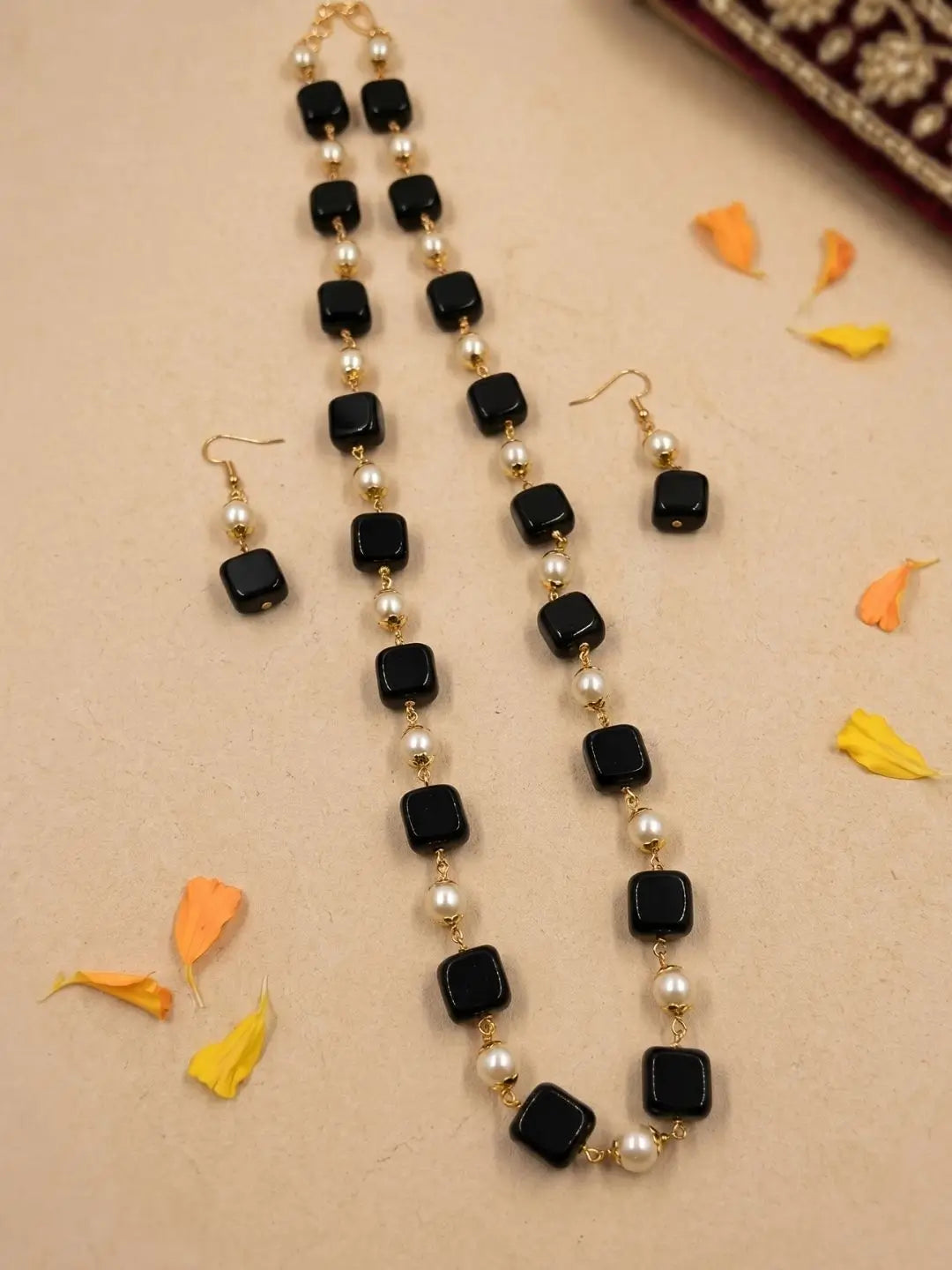 Elegant Natural black colour Jade Beads And Pearls Long Beaded Necklace - Gemstone Beaded Jewelry