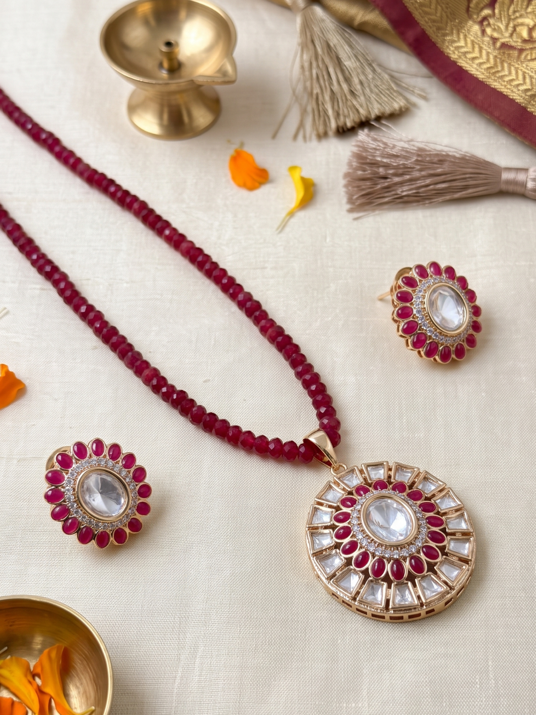 Elegant Gold-Plated Red Kundan Pendant Necklace And Earring Set For Women